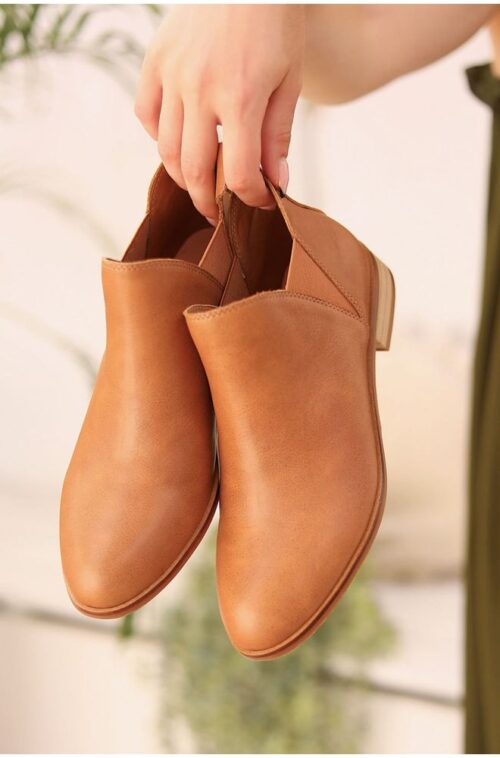 4684#1. J ARIA TAN NEW
